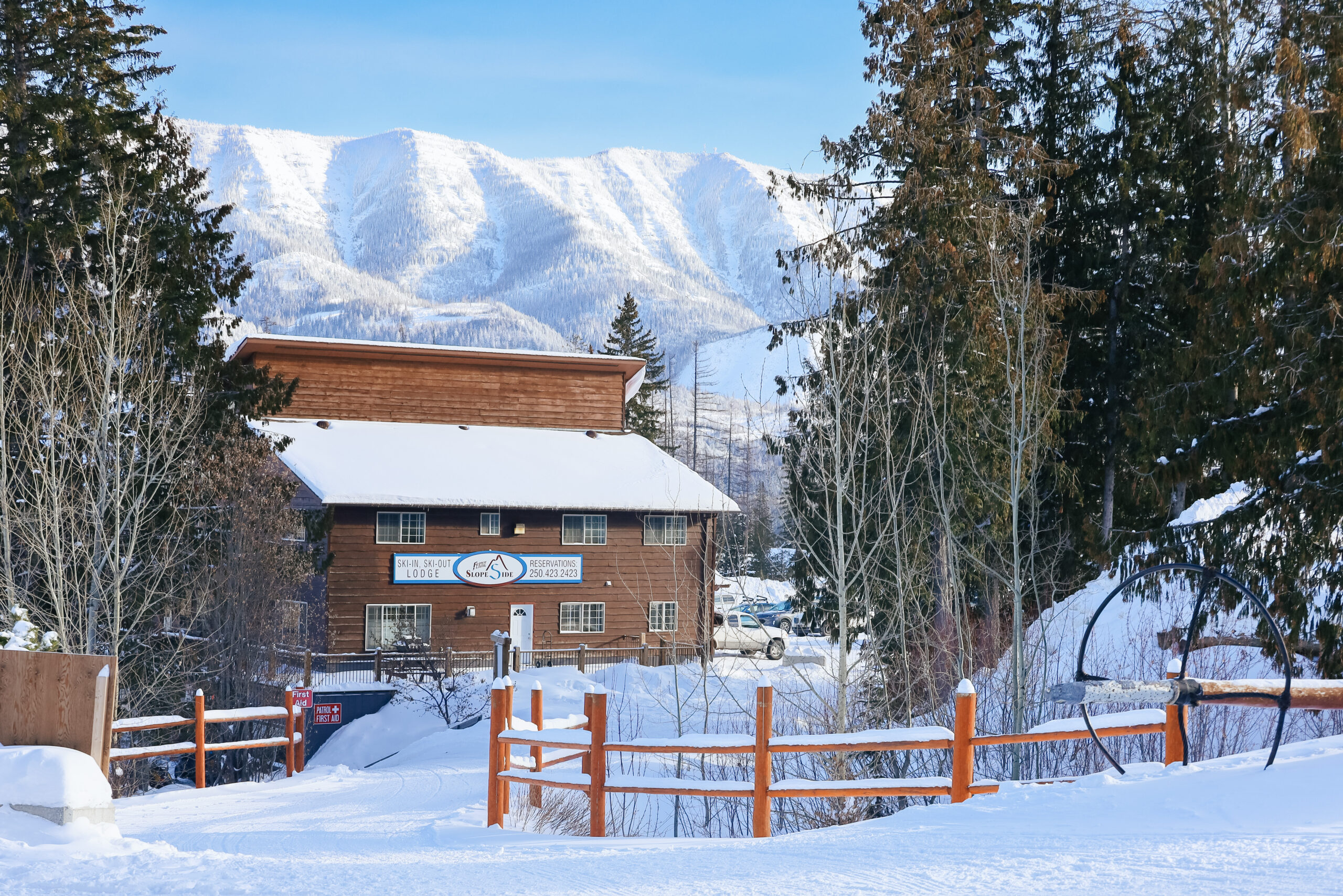 Slopeside Lodge in Fernie BC Slopeside Lodge in Fernie, Ski in Ski out, Skisafari