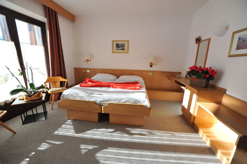 italien, bormio, Santa Caterina - Valdidentro, livigno, snowboard reisen, skiurlaub, berlin bus, busreisen, gruppenreisen, skireisen, sporthotel, kinder ski, sportclub, skihütte, preiswert, familienreisen derby